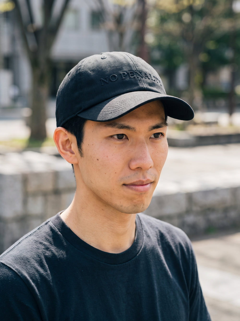 同色ブラックボディの着用イメージ・屋外