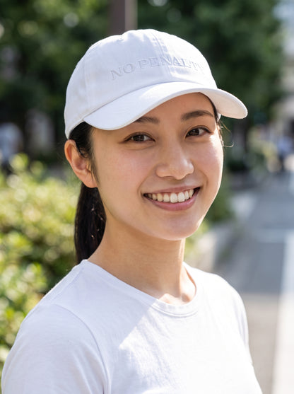 同色ホワイトボディの着用イメージ・屋外